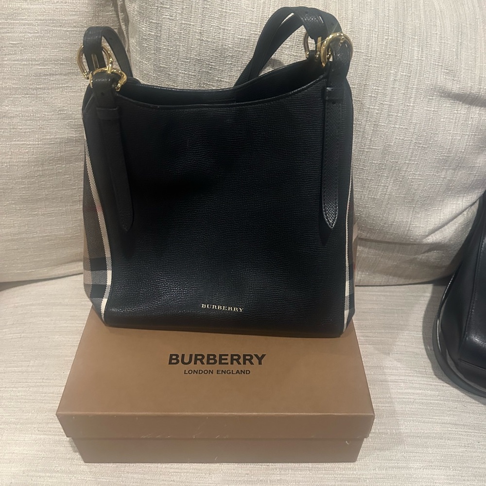Gently used Burberry purse